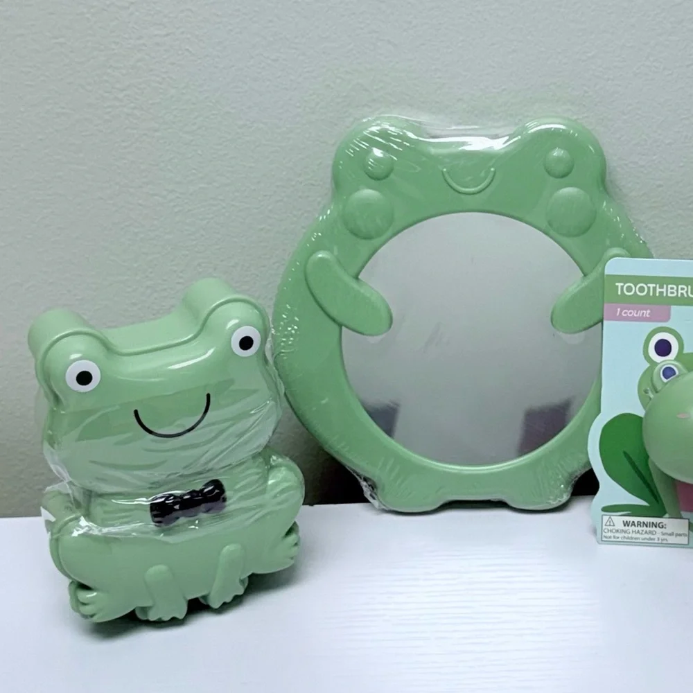 New Target Bullseye Playground Bundle of 4 Green Frog Child Bathroom Accessories